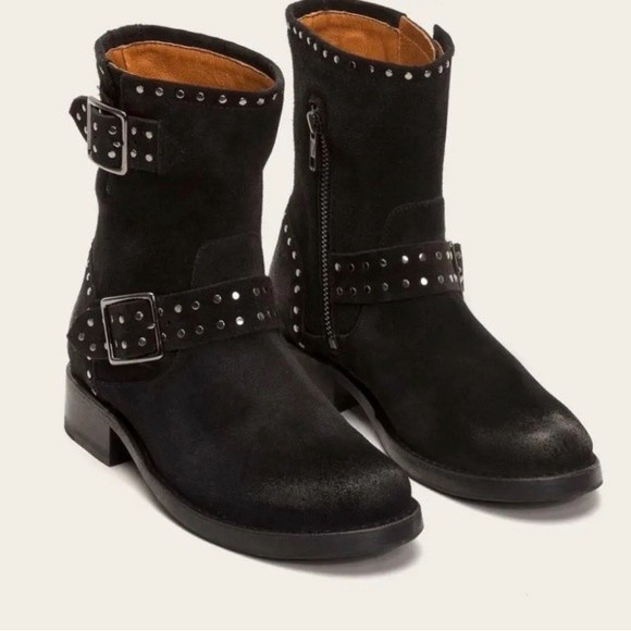 Frye Vicky Engineer Black Suede Embellished Studded Buck Leather Ankle Boots 7.5 - Picture 1 of 14